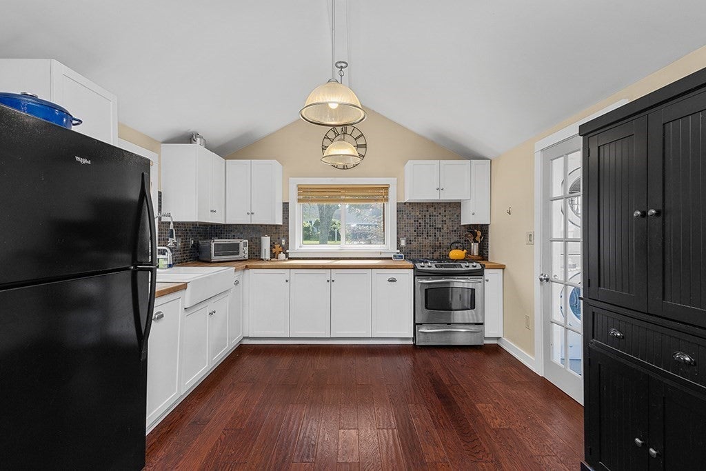 6 Pine St, Medfield, MA Photo #7
