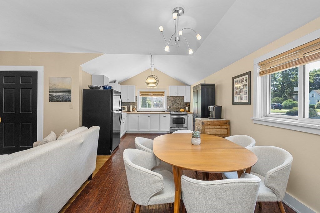 6 Pine St, Medfield, MA Photo #10