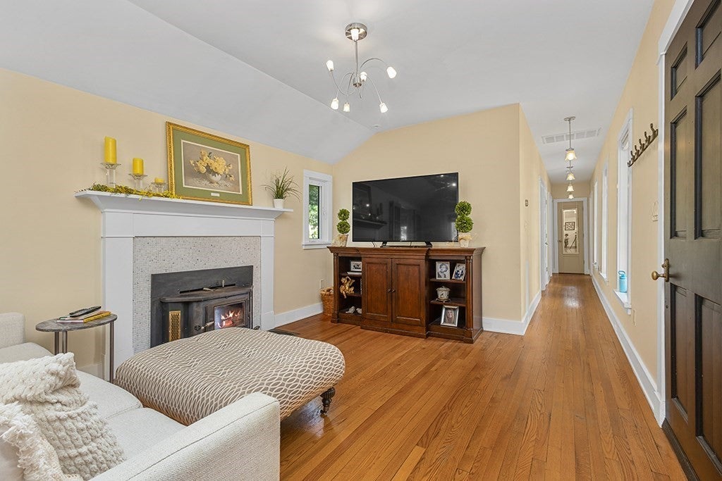 6 Pine St, Medfield, MA Photo #13