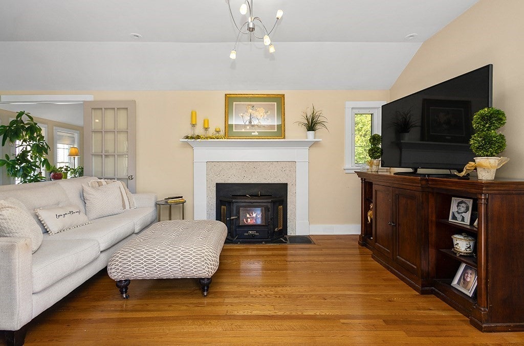 6 Pine St, Medfield, MA Photo #14