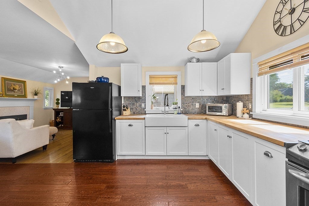 6 Pine St, Medfield, MA Photo #6