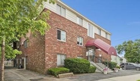 Photo of 240 Broadway #B2, Lynn, MA 01904 (MLS # 73477080)