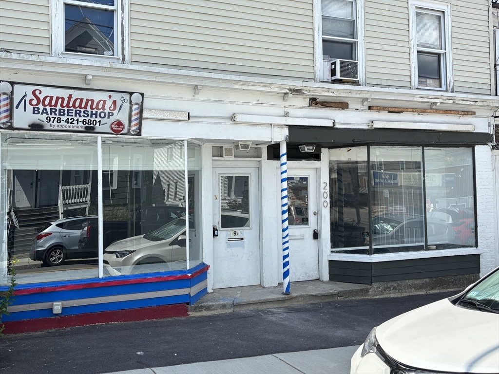 Lowell, Massachusetts 01854, United States, ,1 BathroomBathrooms,Residential,Active,208574