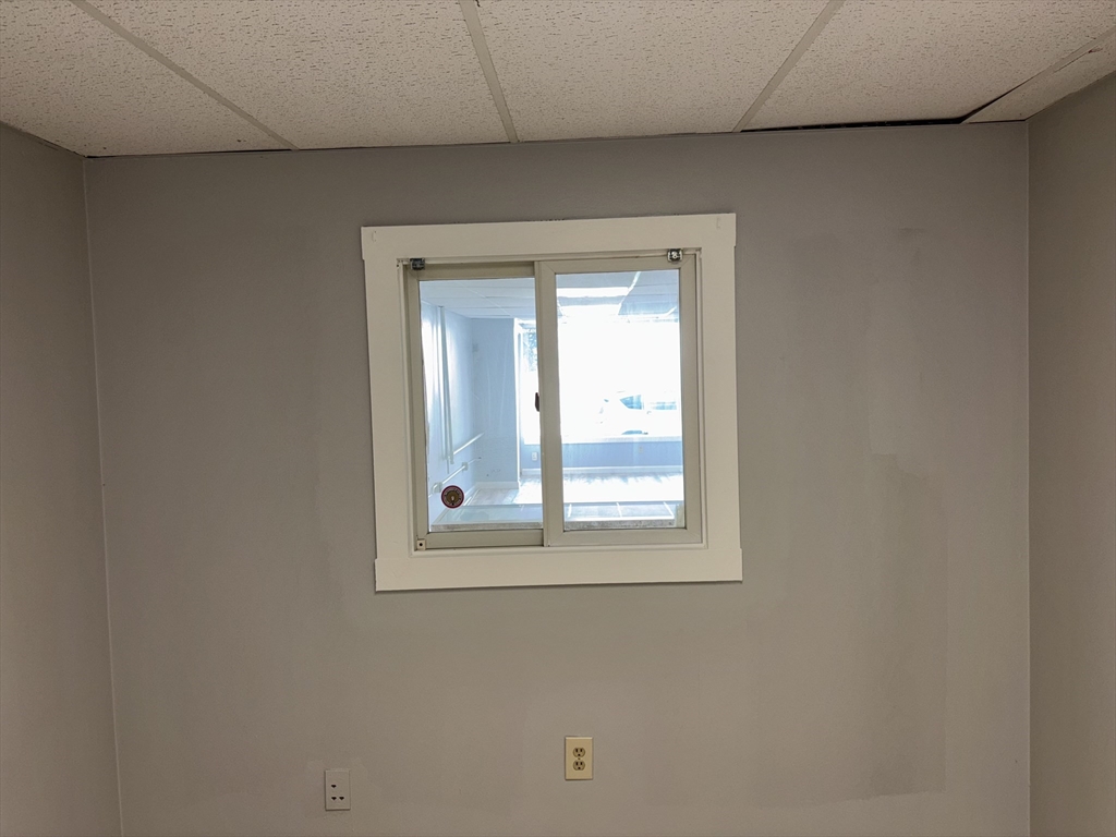 Lowell, Massachusetts 01854, United States, ,1 BathroomBathrooms,Residential,Active,208574