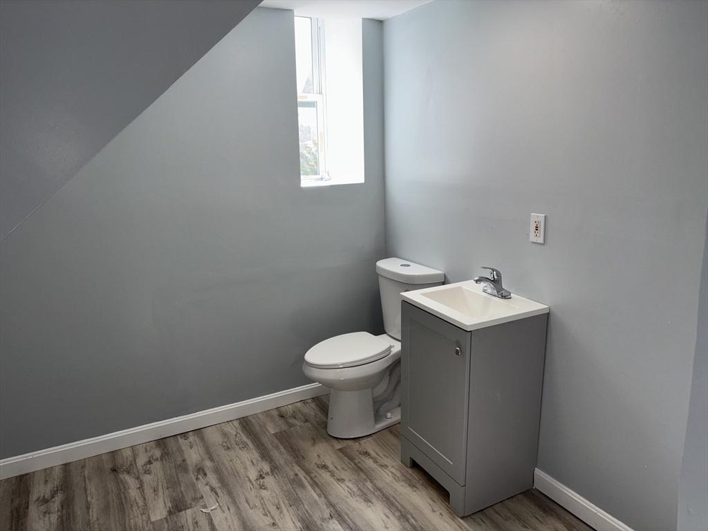 Lowell, Massachusetts 01854, United States, ,1 BathroomBathrooms,Residential,Active,208574