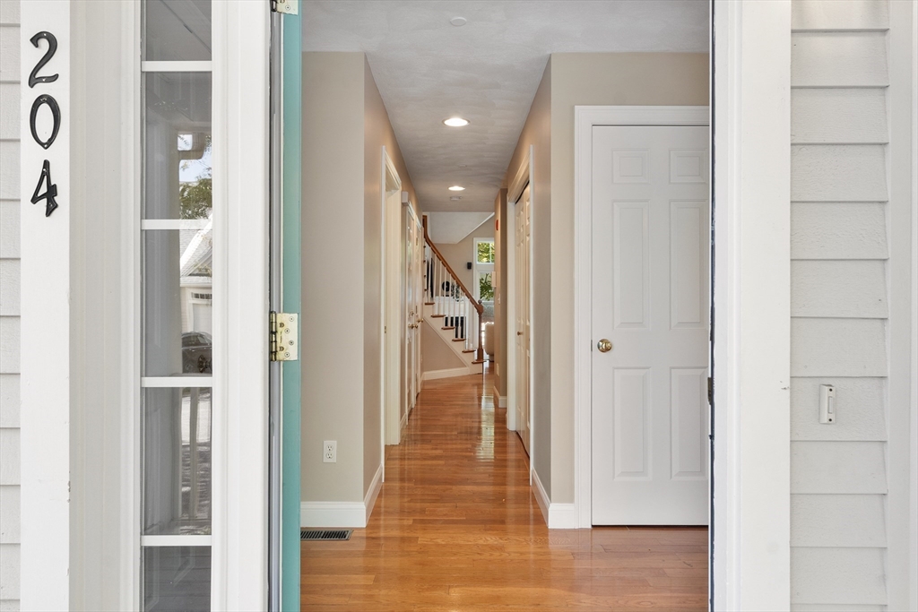 10 Charnstaff Ln 204