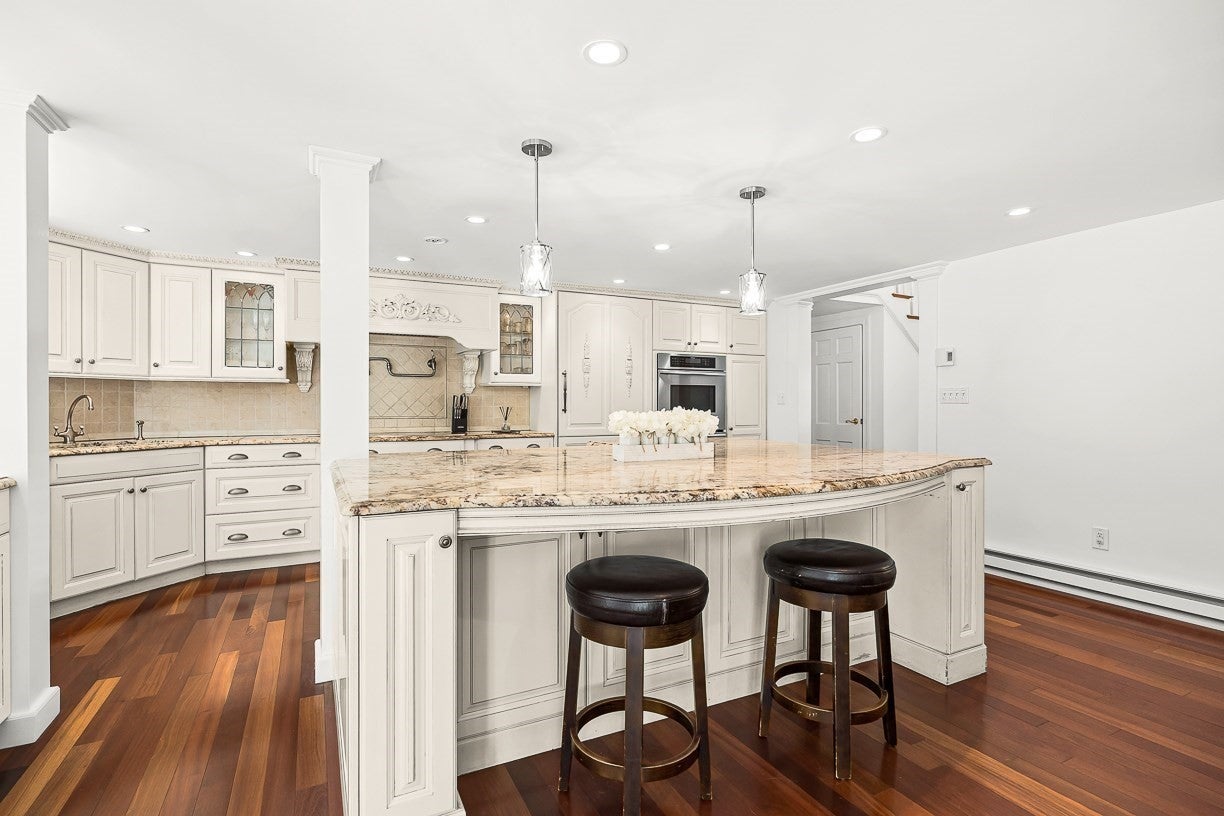21 Amberwood Dr, Winchester, MA Photo #7