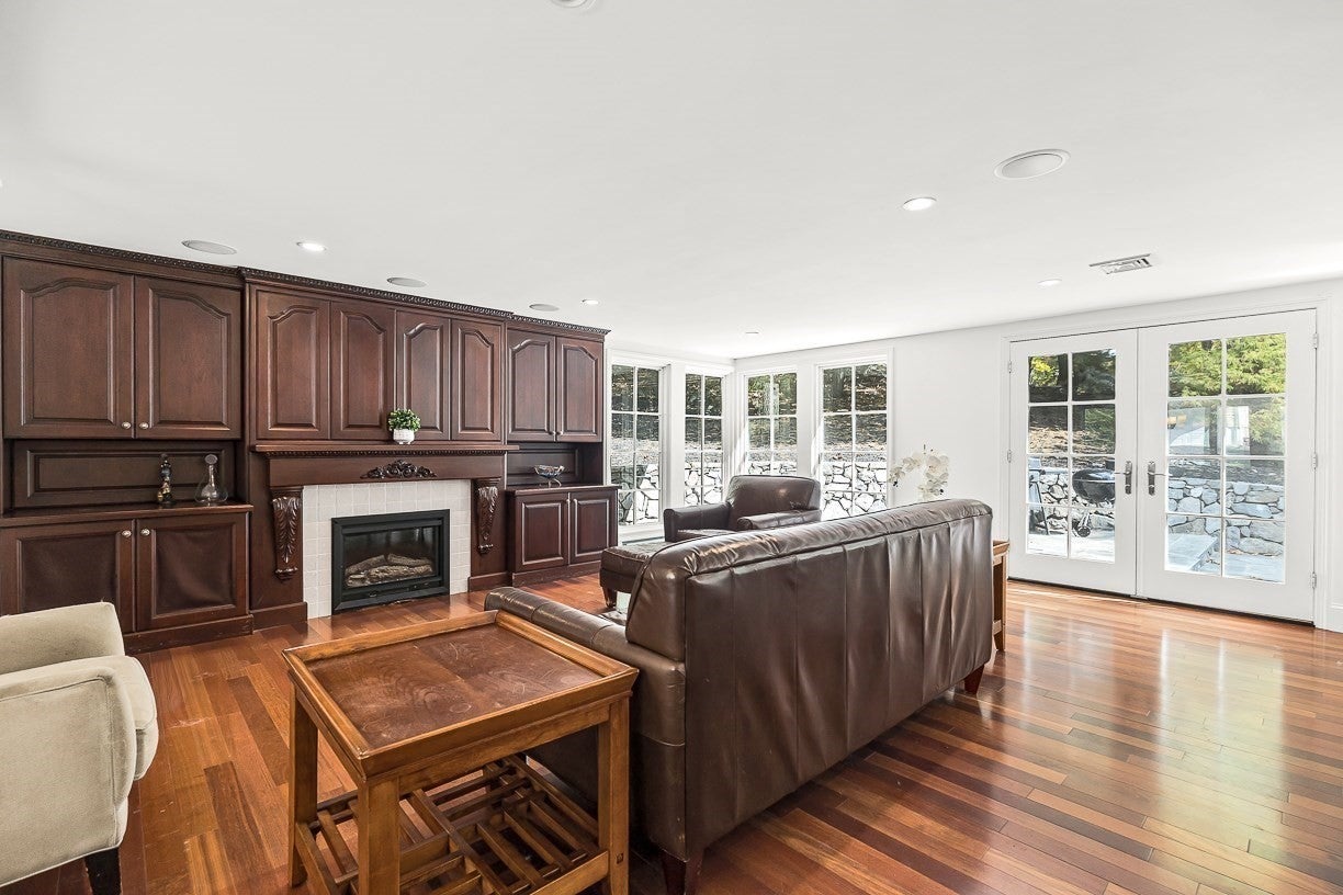 21 Amberwood Dr, Winchester, MA Photo #10
