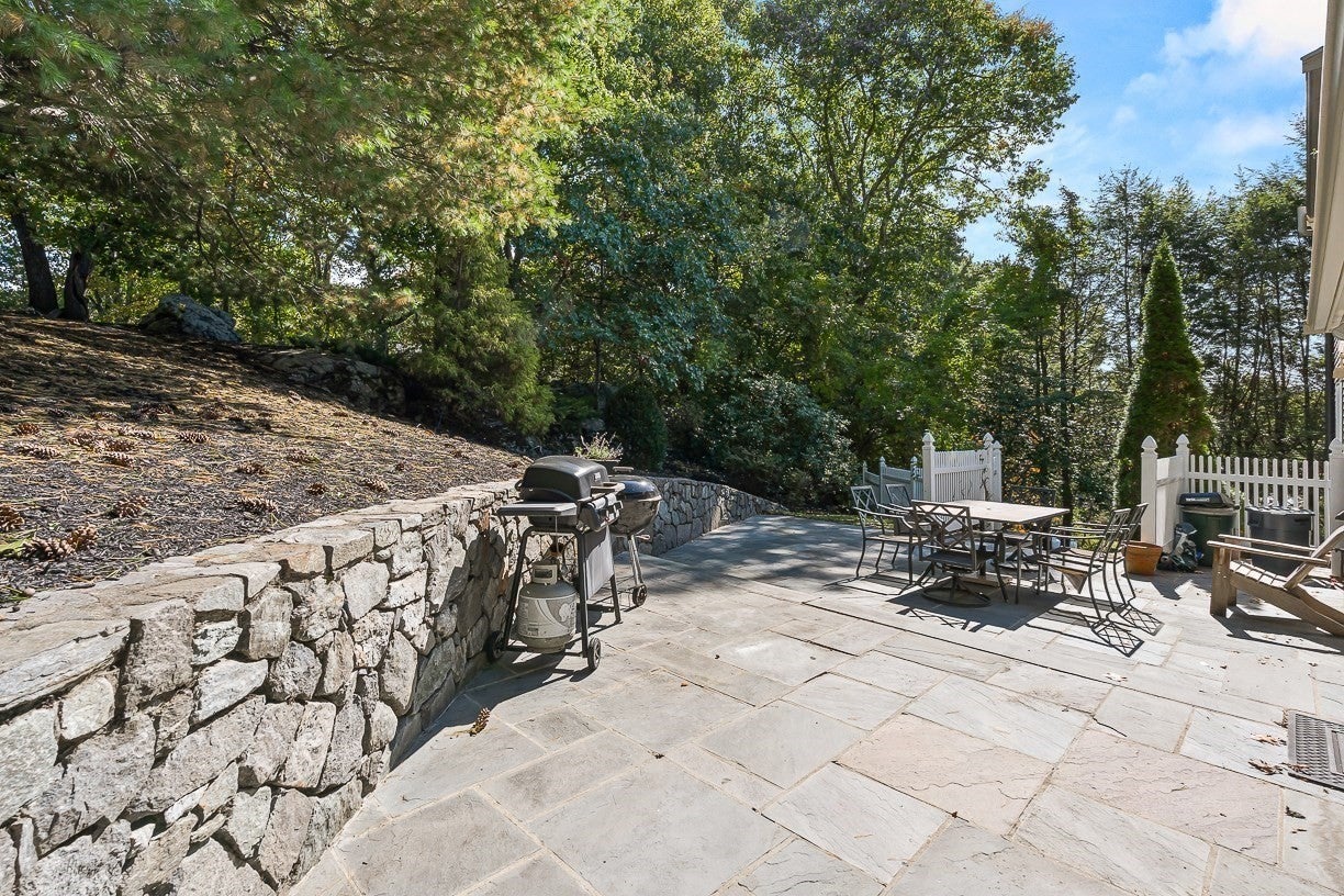 21 Amberwood Dr, Winchester, MA Photo #40
