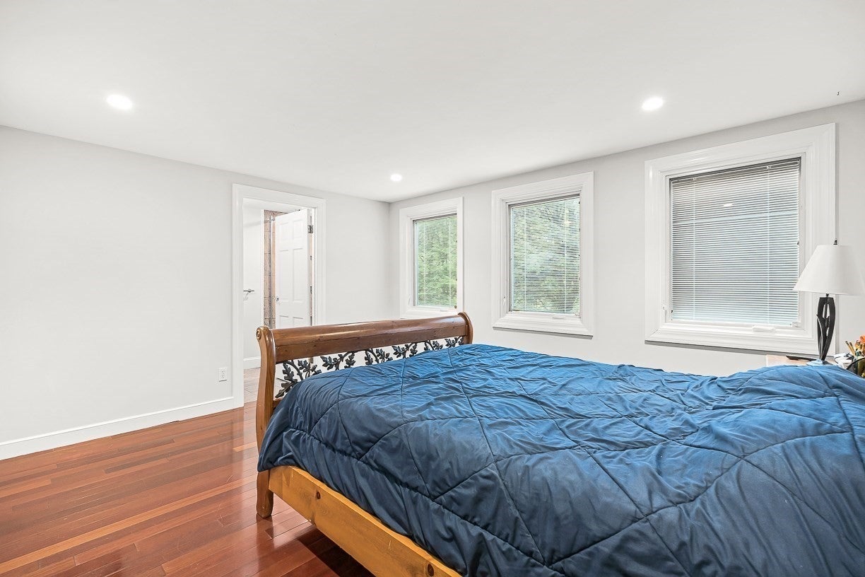 21 Amberwood Dr, Winchester, MA Photo #17
