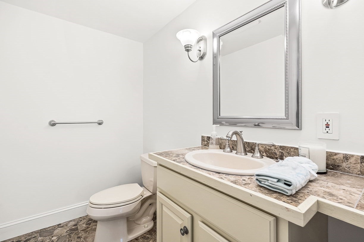 21 Amberwood Dr, Winchester, MA Photo #16