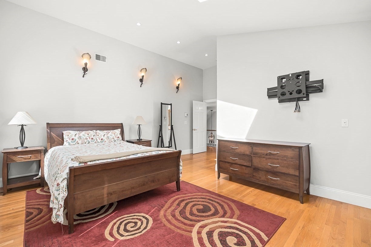 21 Amberwood Dr, Winchester, MA Photo #23