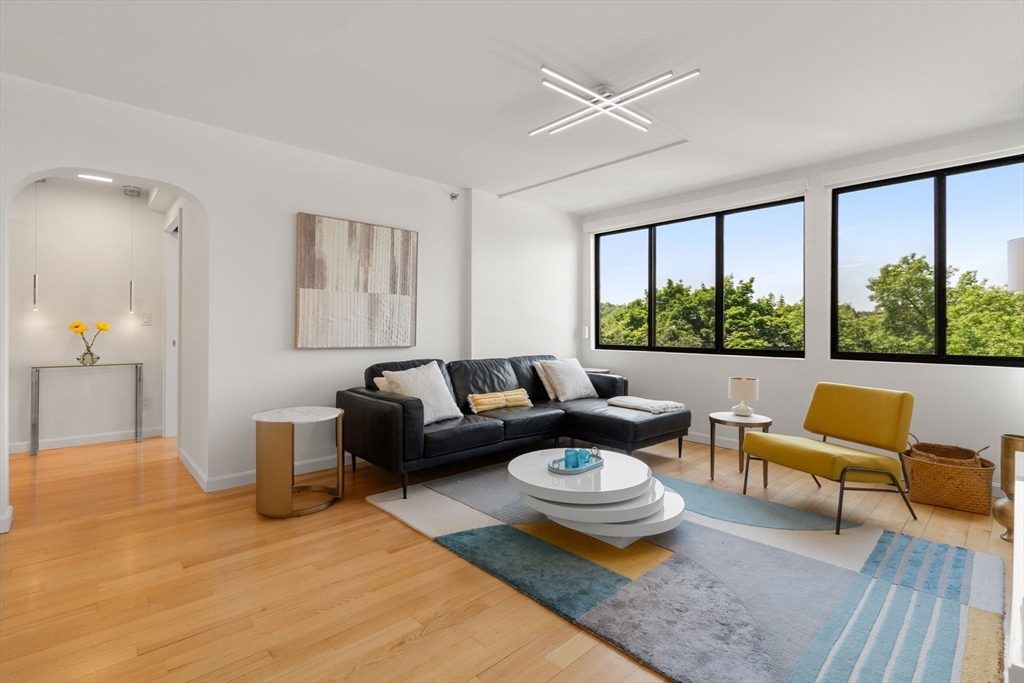 1731 Beacon St 508