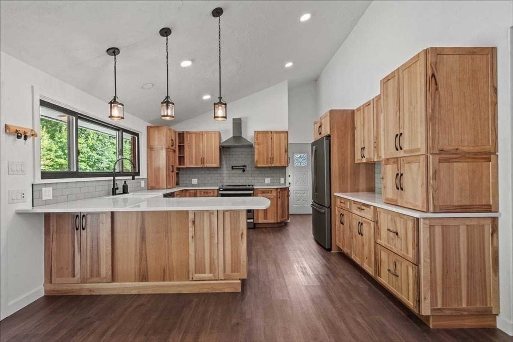 26 W Temple St