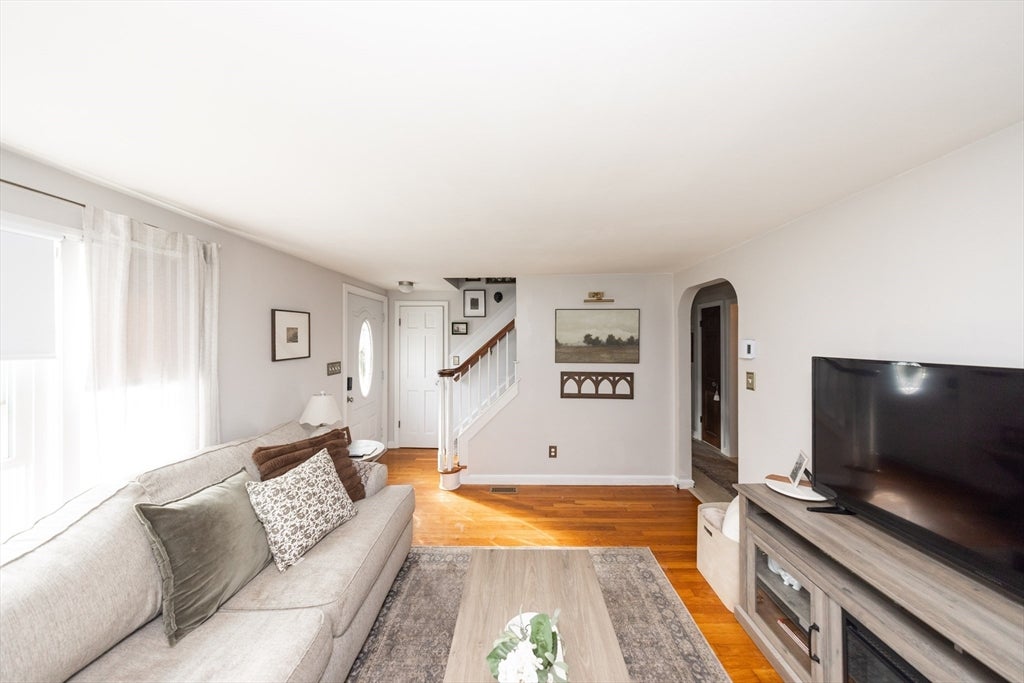 29 Warren Ave, Leicester, MA, 29 Warren Ave, Leicester, MA Photo #7