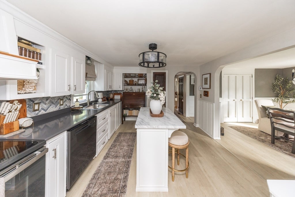 29 Warren Ave, Leicester, MA, 29 Warren Ave, Leicester, MA Photo #4