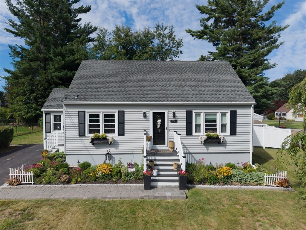 Photo of 29 Warren Ave, Leicester, MA