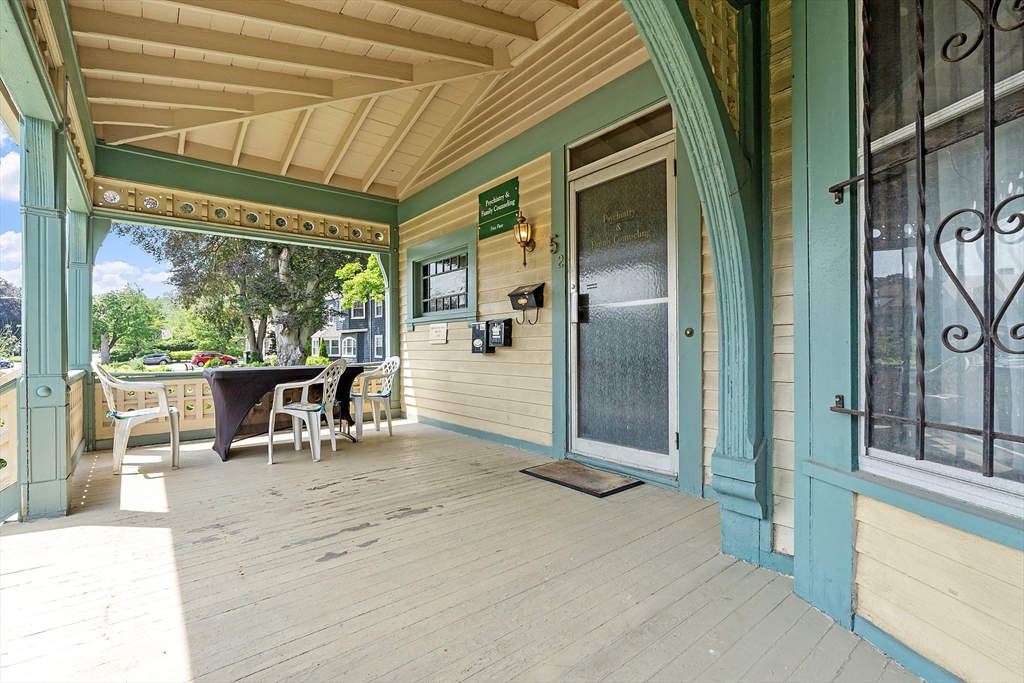 52 Cedar St