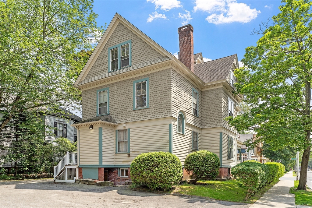 52 Cedar St