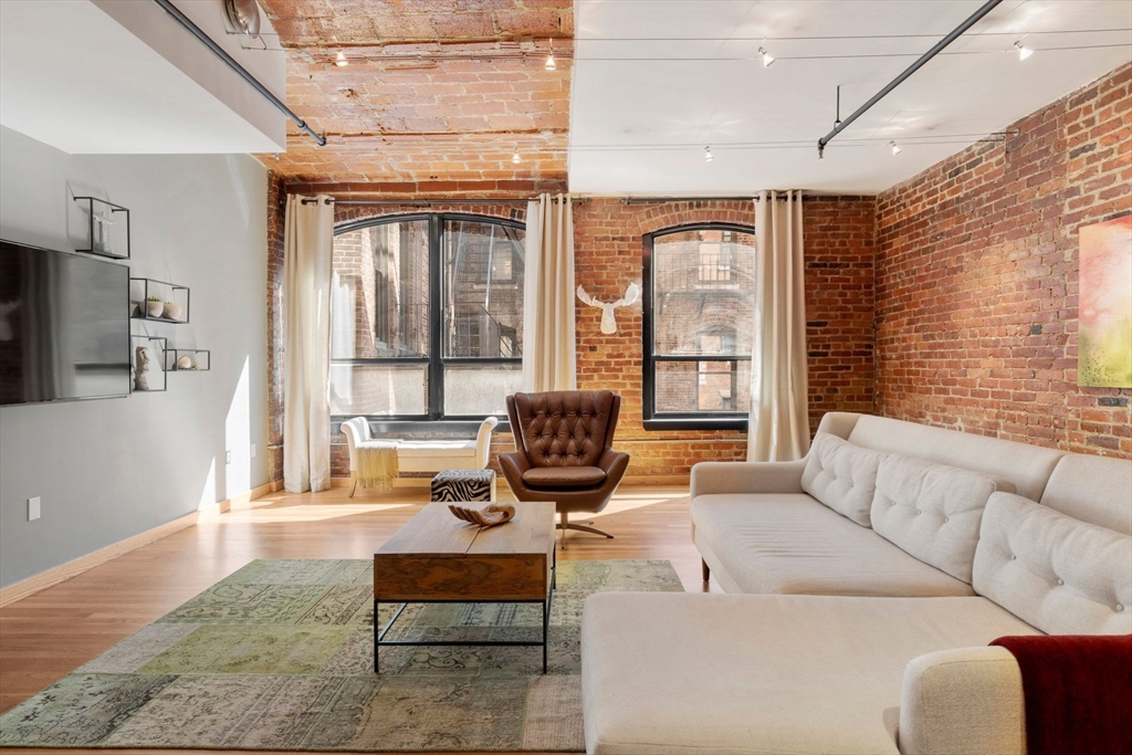 121-123 Beach St 303