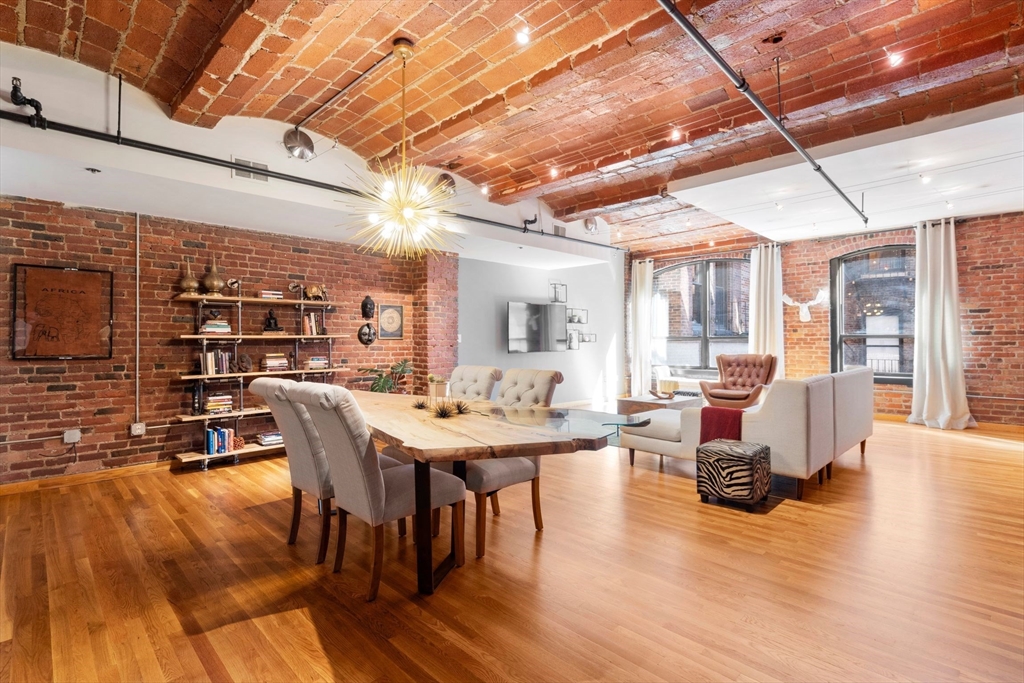 121-123 Beach St 303