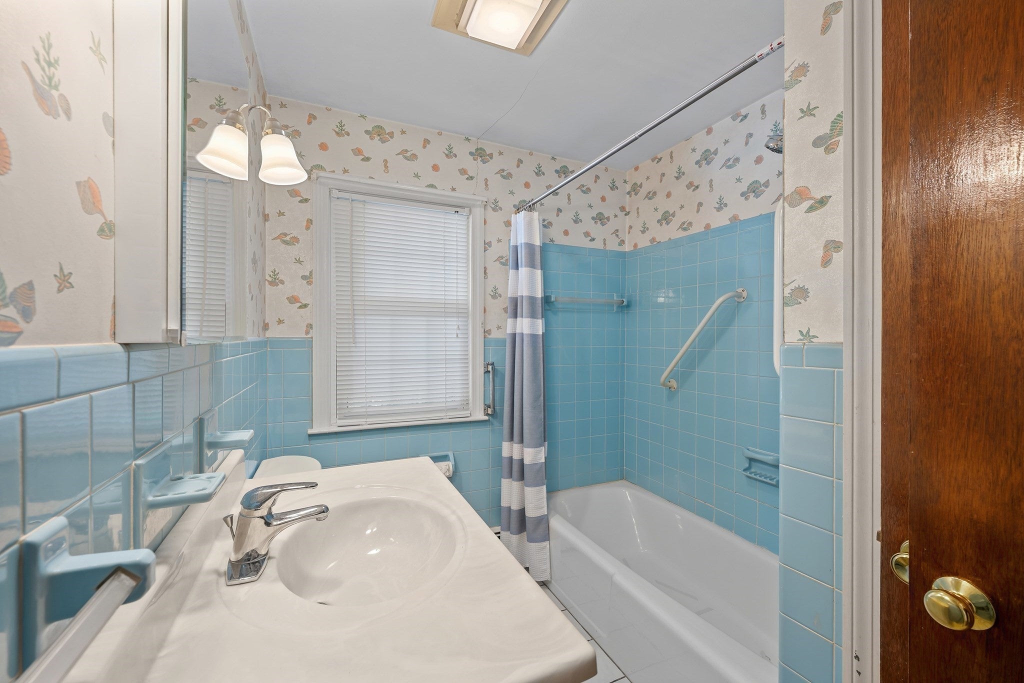 42 Pinebrook Lane, Holden, MA Photo #19