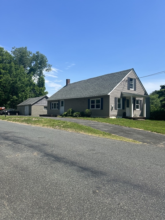19 Greenwich Plains Rd