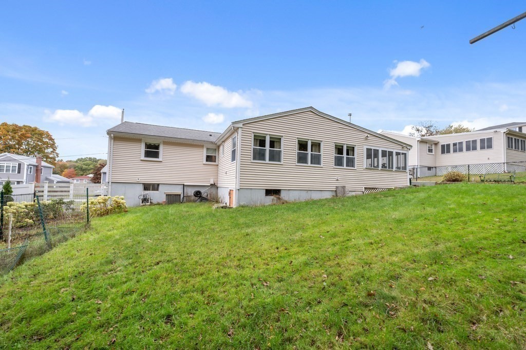 16 Woodcliff Rd