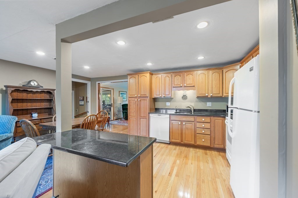 16 Woodcliff Rd