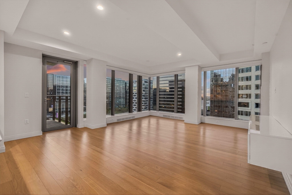 133 Seaport Blvd 1208