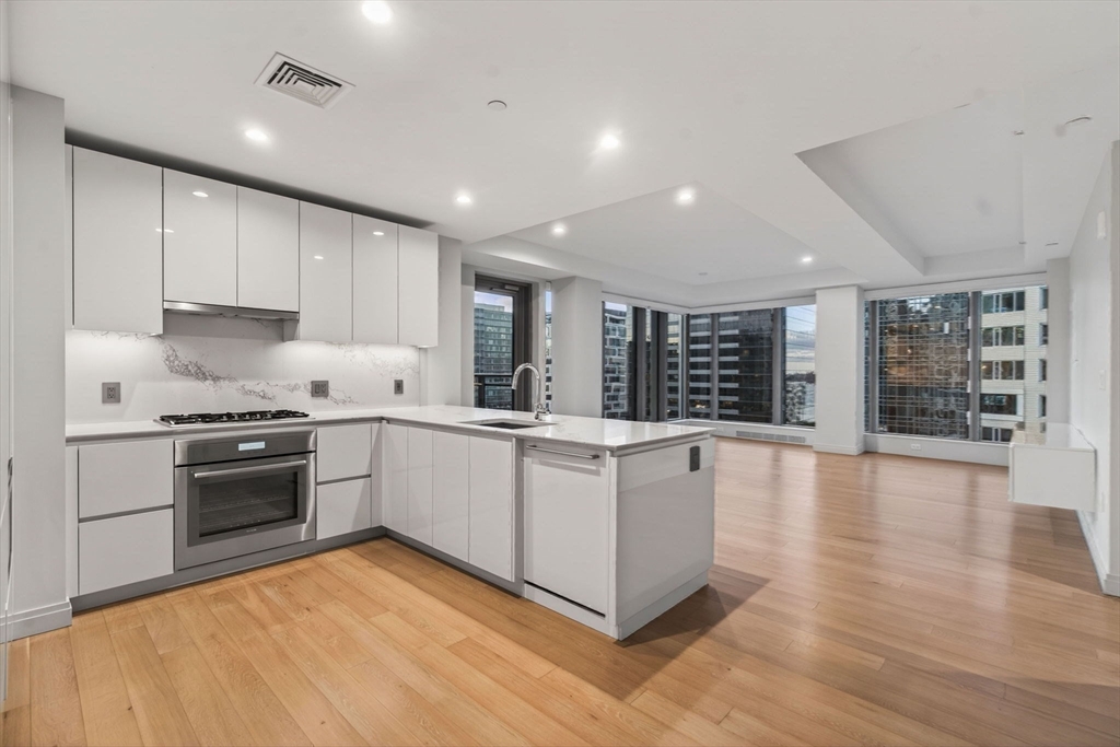 133 Seaport Blvd 1208