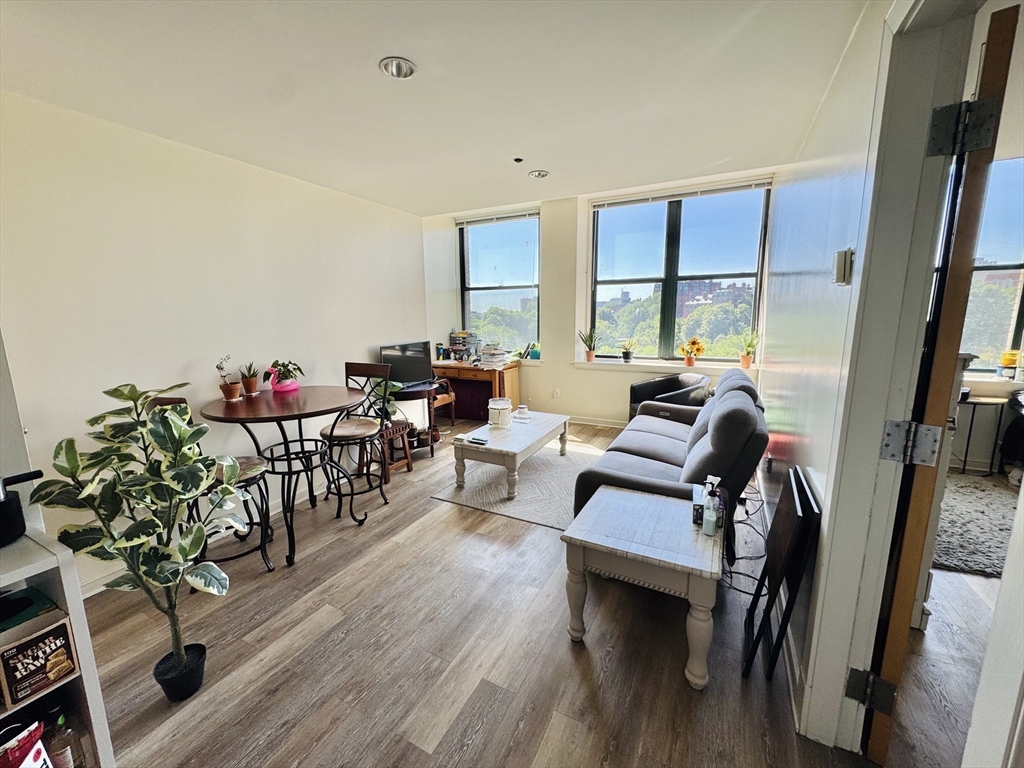 131 Tremont Street 6B