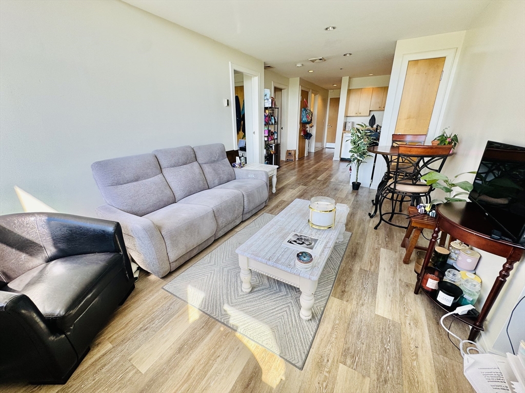 131 Tremont Street 6B