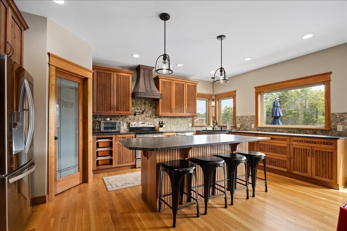 105 Sandy Beach Rd, Holland, MA, 105 Sandy Beach Rd, Holland, MA Photo #2
