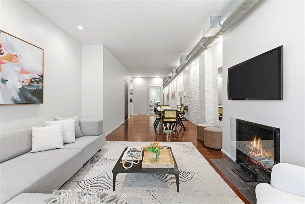 1692 Washington 2