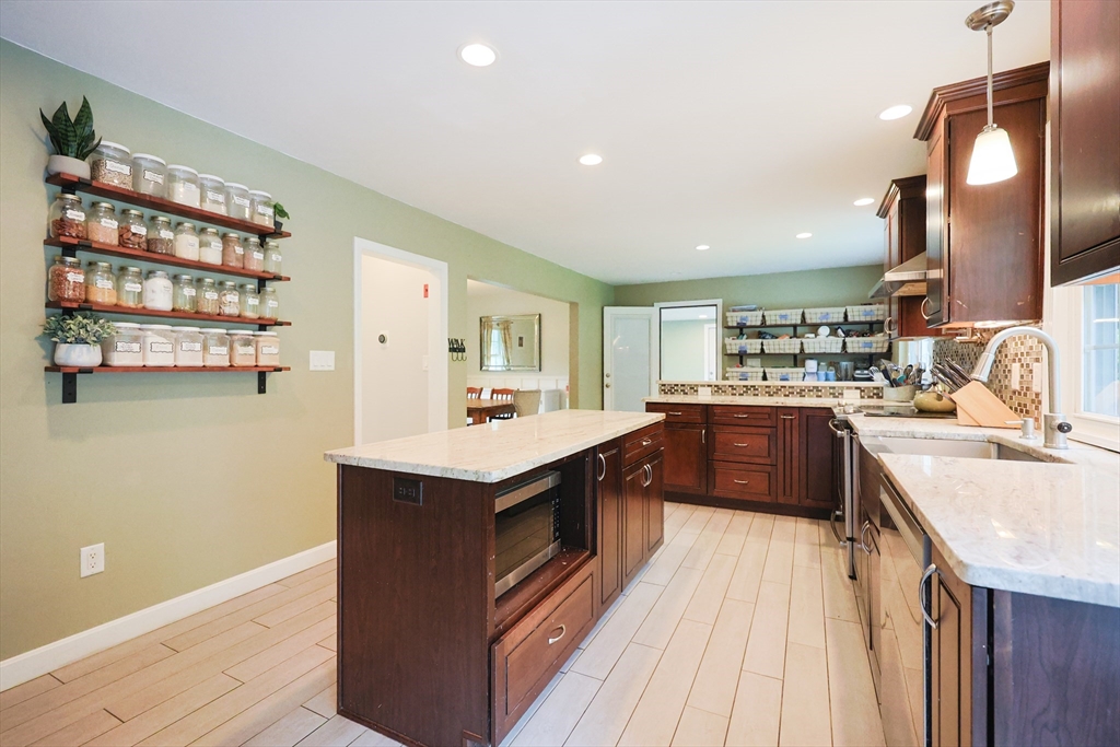 54 Mountain View Rd