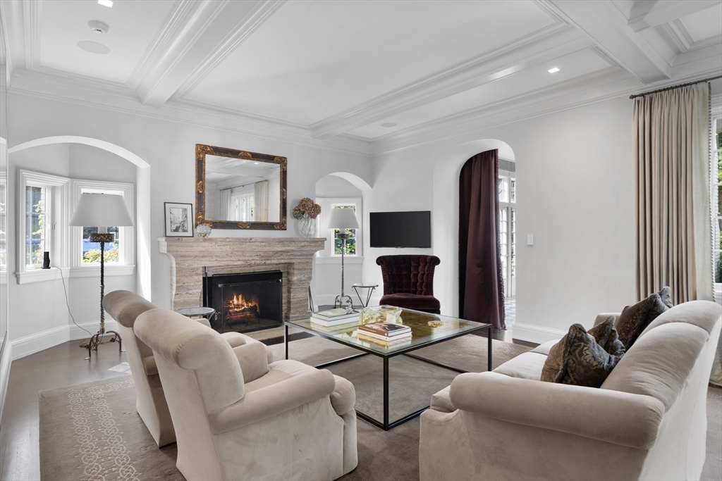 8 Conant Rd