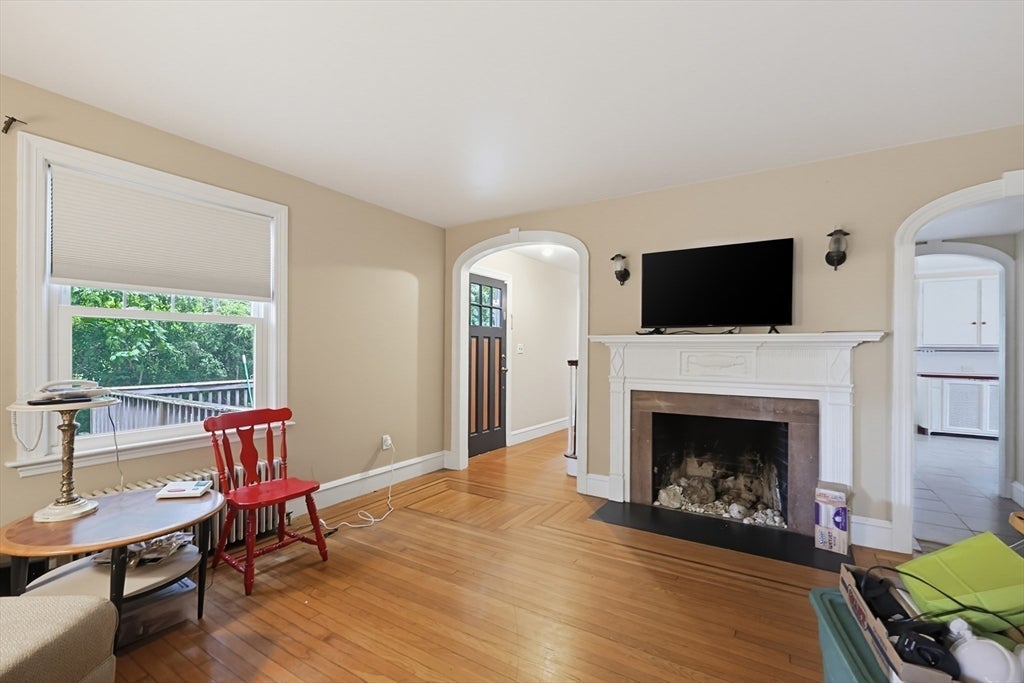 60 Newhill Ave
