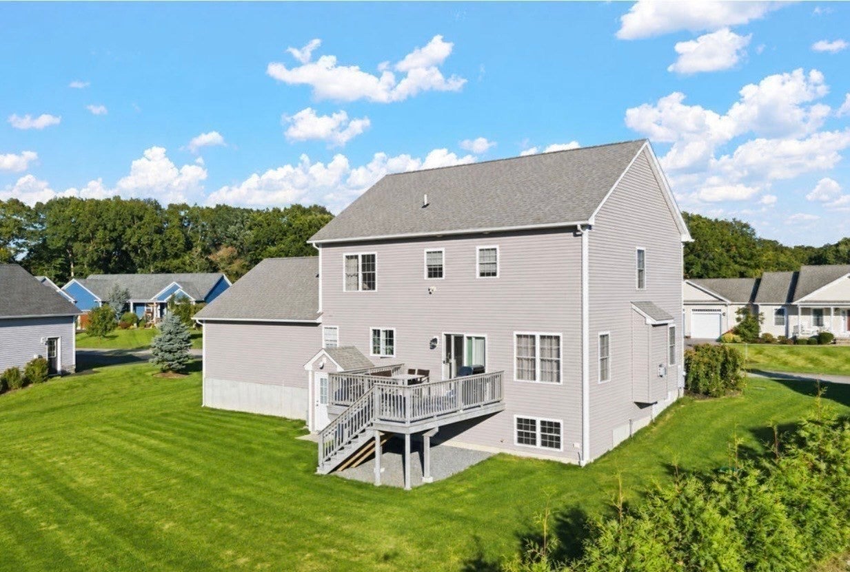 8 Lannister Ln, Seekonk, MA Photo #29