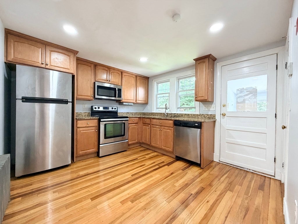 25 Brookside Rd, Braintree, MA Photo #1