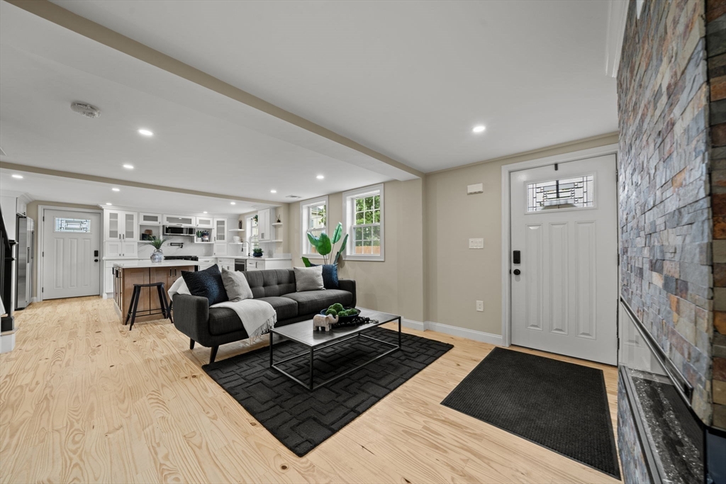 162 High St B