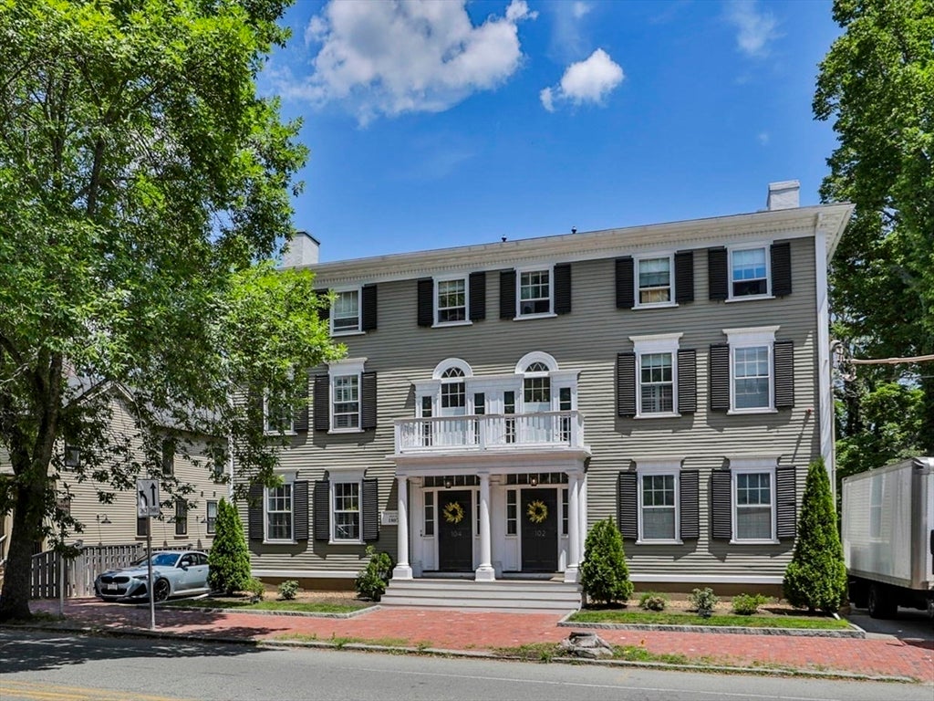 104 High St # F, Newburyport, MA, 01950, USA, 2 Bedrooms Bedrooms, ,2 BathroomsBathrooms,Condo,Contingent,104 High St # F,73540793