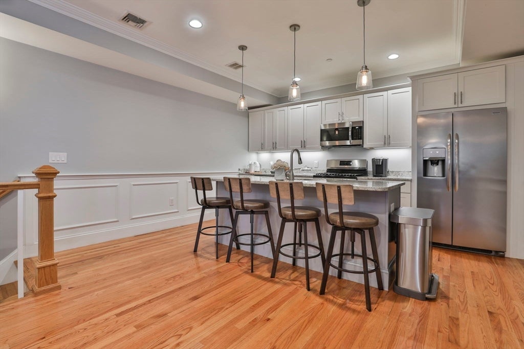 104 High St # F, Newburyport, MA, 01950, USA, 2 Bedrooms Bedrooms, ,2 BathroomsBathrooms,Condo,Contingent,104 High St # F,73540793