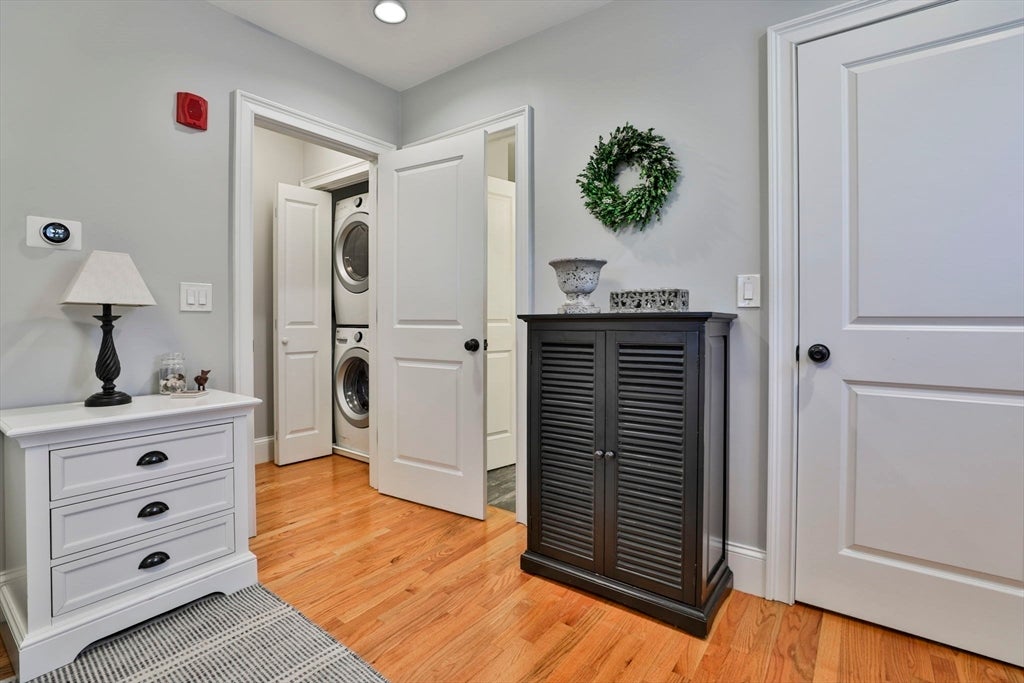 104 High St # F, Newburyport, MA, 01950, USA, 2 Bedrooms Bedrooms, ,2 BathroomsBathrooms,Condo,Contingent,104 High St # F,73540793
