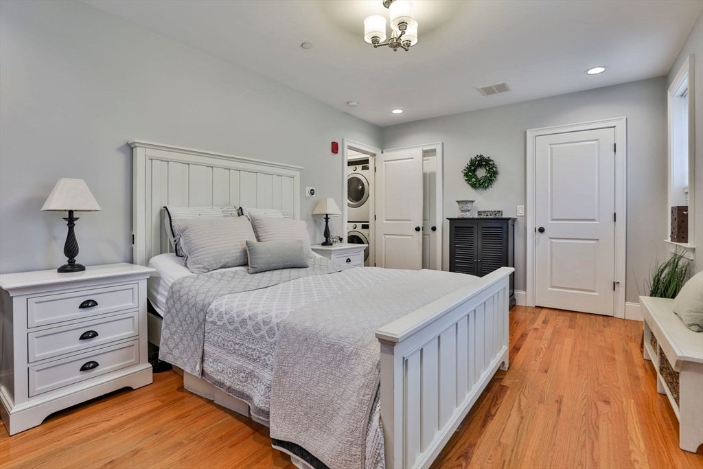104 High St # F, Newburyport, MA, 01950, USA, 2 Bedrooms Bedrooms, ,2 BathroomsBathrooms,Condo,Contingent,104 High St # F,73540793