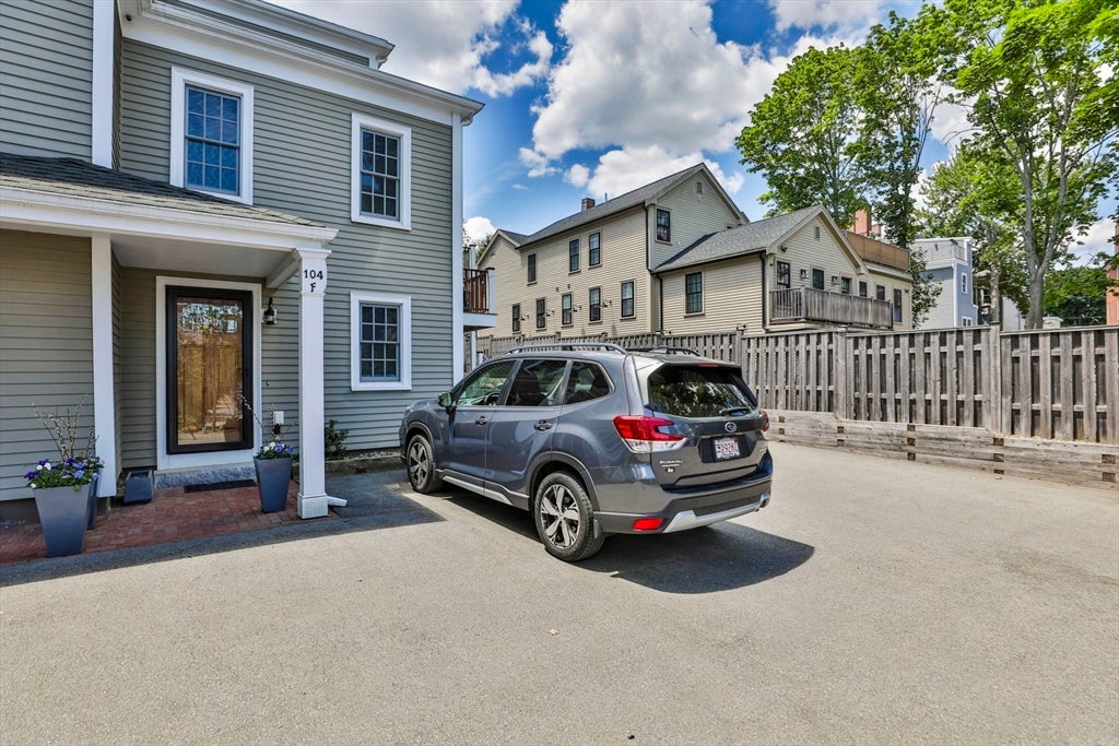 104 High St # F, Newburyport, MA, 01950, USA, 2 Bedrooms Bedrooms, ,2 BathroomsBathrooms,Condo,Contingent,104 High St # F,73540793