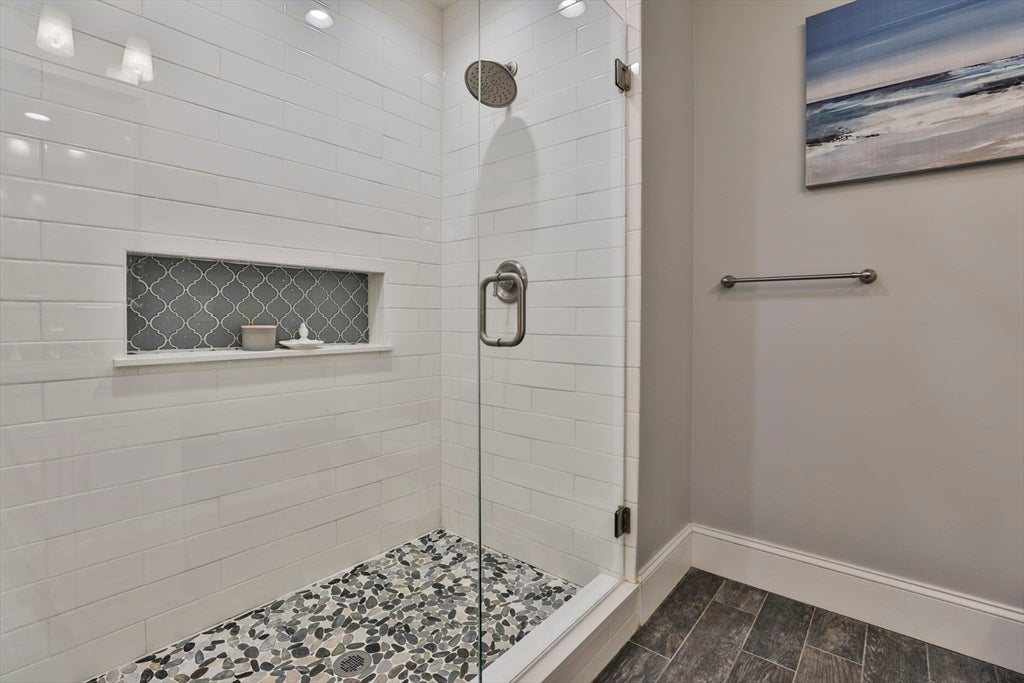 104 High St # F, Newburyport, MA, 01950, USA, 2 Bedrooms Bedrooms, ,2 BathroomsBathrooms,Condo,Contingent,104 High St # F,73540793