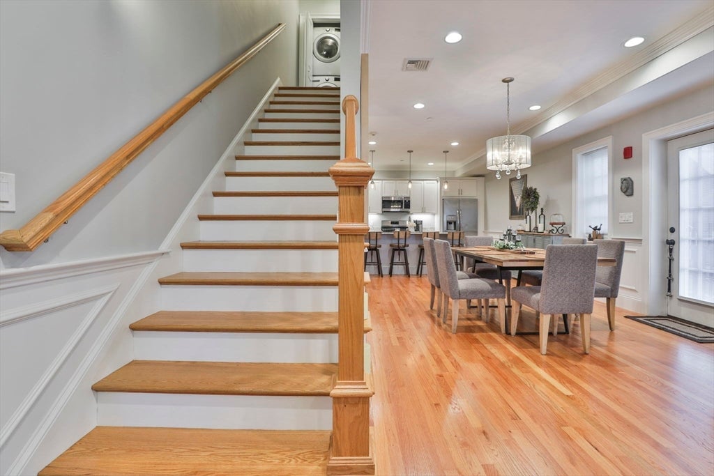 104 High St # F, Newburyport, MA, 01950, USA, 2 Bedrooms Bedrooms, ,2 BathroomsBathrooms,Condo,Contingent,104 High St # F,73540793