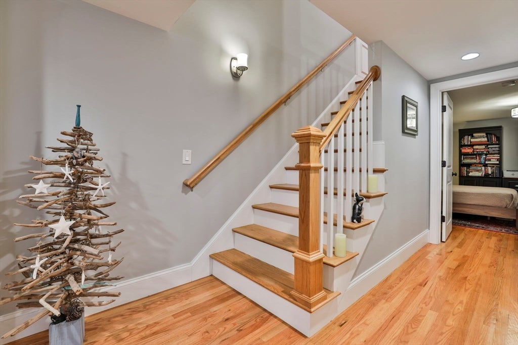 104 High St # F, Newburyport, MA, 01950, USA, 2 Bedrooms Bedrooms, ,2 BathroomsBathrooms,Condo,Contingent,104 High St # F,73540793