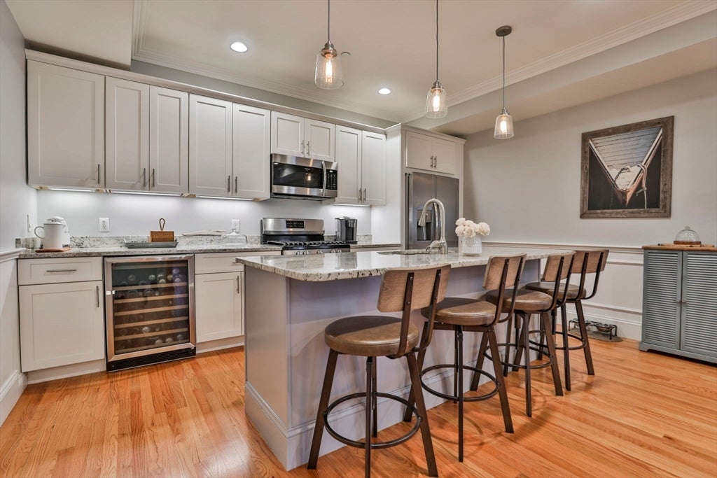 104 High St # F, Newburyport, MA, 01950, USA, 2 Bedrooms Bedrooms, ,2 BathroomsBathrooms,Condo,Contingent,104 High St # F,73540793
